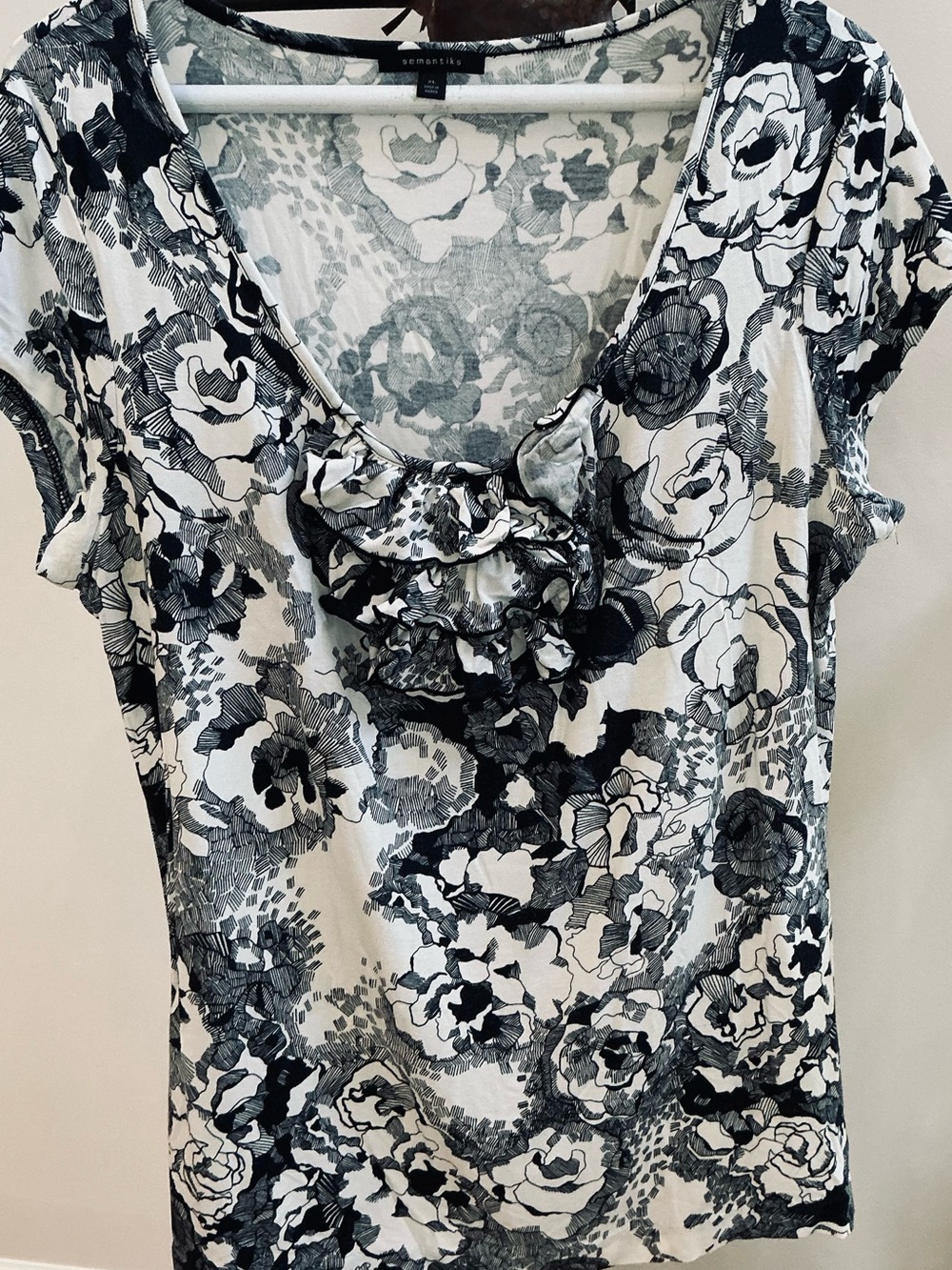 SemantiK Black and White Floral Ruffle Neck Blouse with short sleeves